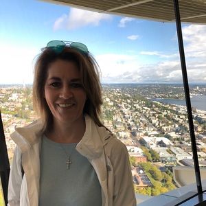 Meet your Posher, Laura